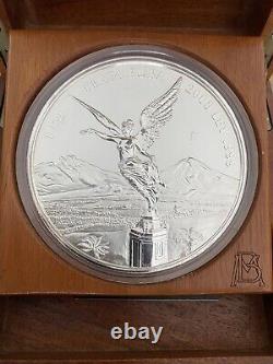 2008 Mexico 1 kilo Silver Libertad Proof Like. 999 Silver Coin (withBox & COA)