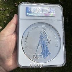 2019 Canada 1 Kilo. 9999 Médaille De Secours Élevée En Argent Pour La Paix Et La Liberté Ngc Pf70