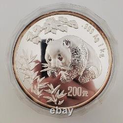 Pièce d'argent d'un kilogramme de 200 yuans Panda chinois de 1998 sous capsule en Chine
