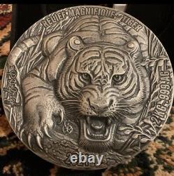 Pièce d'argent magnifique de 2 kilos TIGER Relief 20000 Francs Côte d'Ivoire 2021